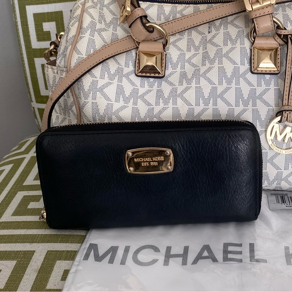 SOLD! 3 PC! Michael Kors Grayson Monogram Chain Satchel & Saffanio Zip Wallet - Picture 12 of 12
